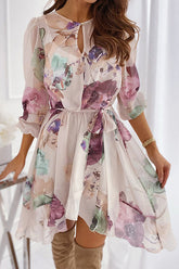 Minikleid mit Blumenmuster und langen Ärmeln